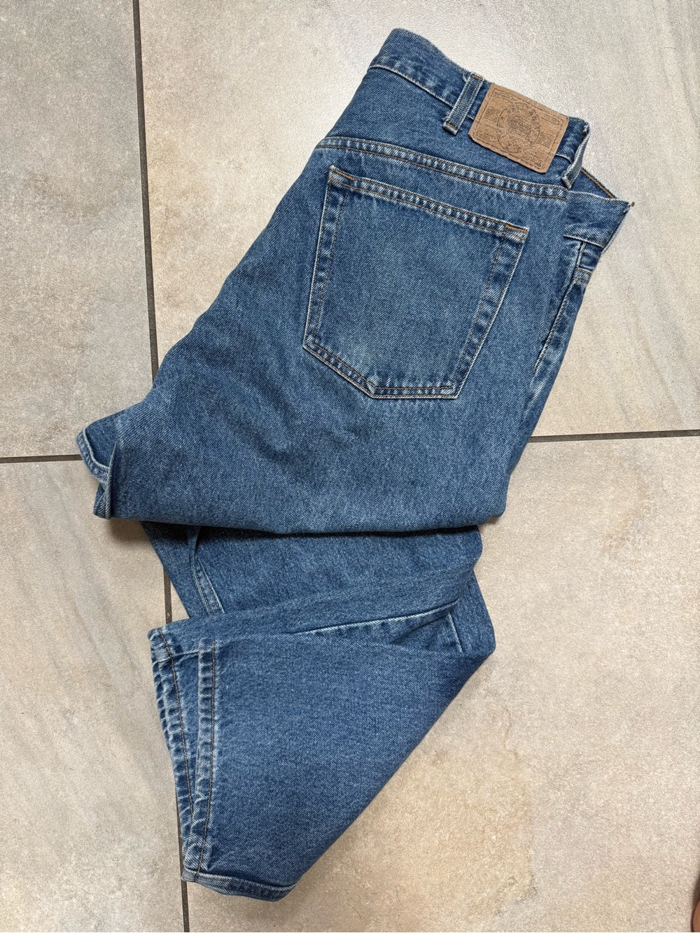 Vintage Britannia Jeans Medium Wash Relaxed Fit